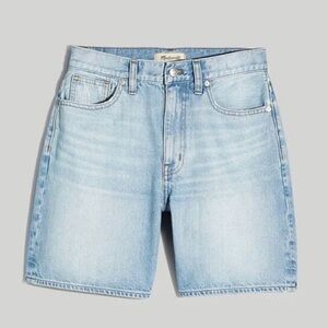 Madewell Baggy Jean Shorts in Bessmund Wash (Size 24)
